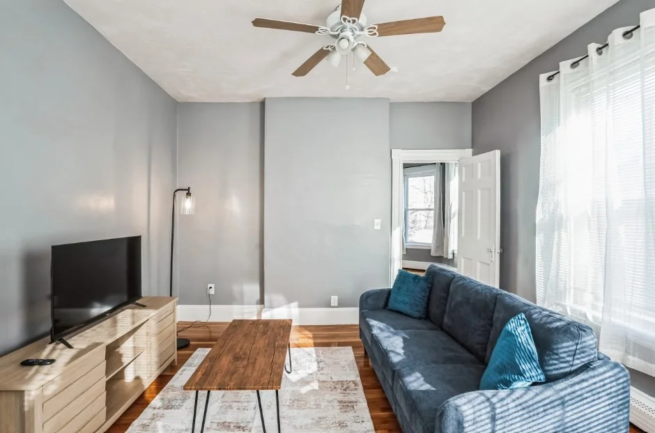 4 bed, 1 bath apartment for rent at 19 Harrison St Unit 2, Spring Hill — photo 5 of 9