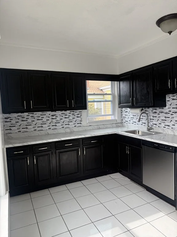 2 bed, 1 bath apartment for rent at 19 Harrison St Unit 2, Taunton — photo 3 of 9