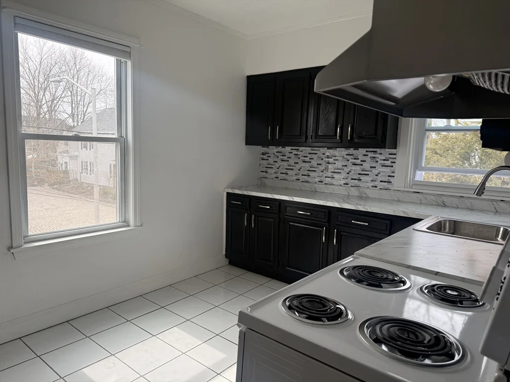 2 bed, 1 bath apartment for rent at 19 Harrison St Unit 2, Taunton — photo 4 of 9
