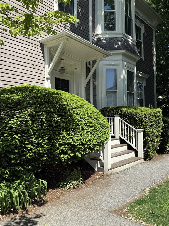 4 bed, 1.5 bath apartment for rent at 19 Harvard Ave Unit 2, Harvard Avenue — photo 1 of 19