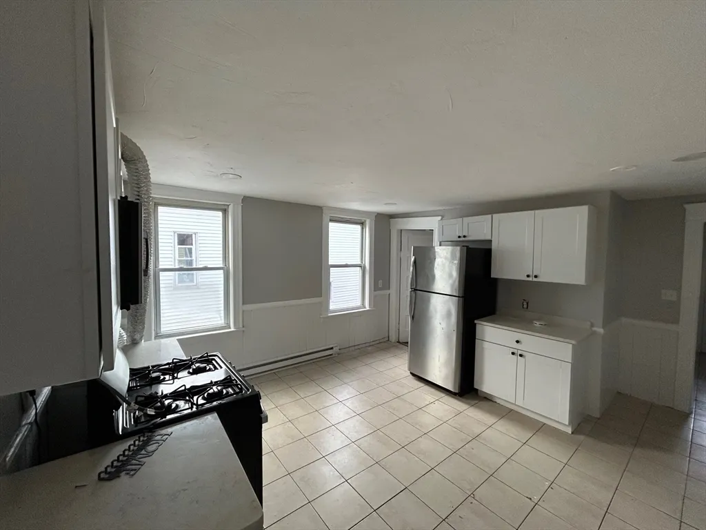 3 bed, 1 bath apartment for rent at 19 Henchman Unit 3, East Worcester — photo 4 of 11