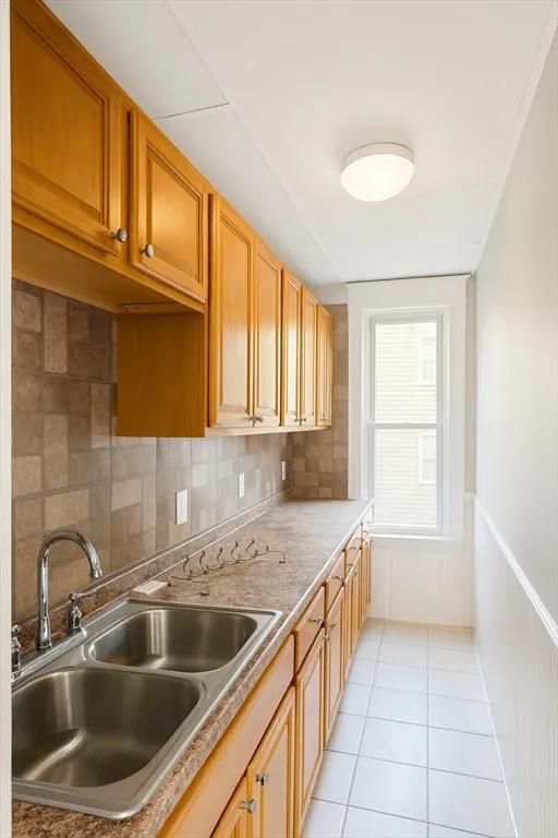 3 bed, 1 bath apartment for rent at 19 Henchman Unit 3, East Worcester — photo 5 of 11
