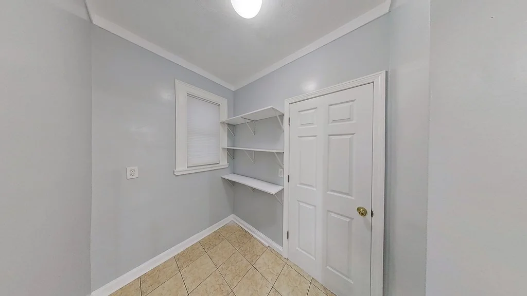 4 bed, 1 bath apartment for rent at 19 Hendry St Unit 1, Dorchester — photo 3 of 16