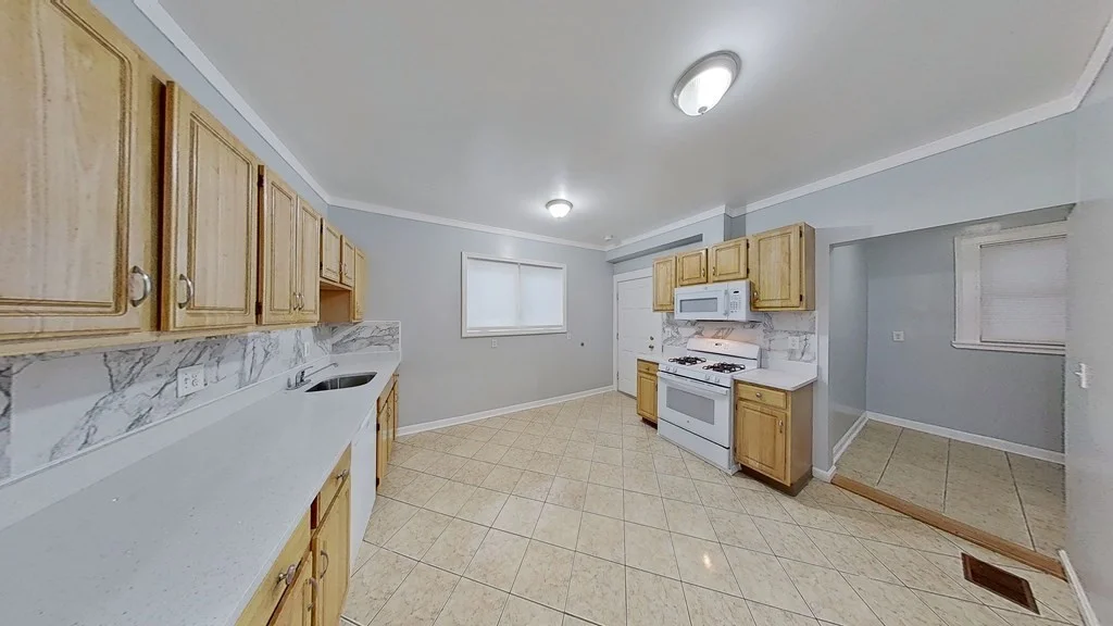 4 bed, 1 bath apartment for rent at 19 Hendry St Unit 1, Dorchester — photo 1 of 16