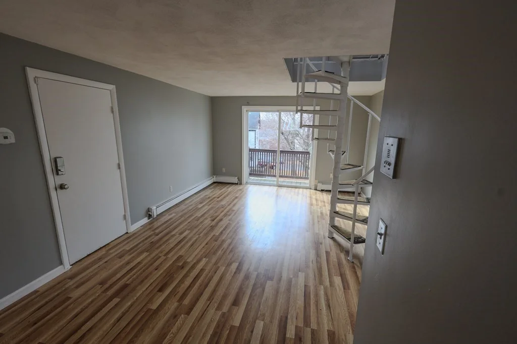3 bed, 1 bath apartment for rent at 19 Hiawatha Rd Unit 3, Mattapan — photo 4 of 14