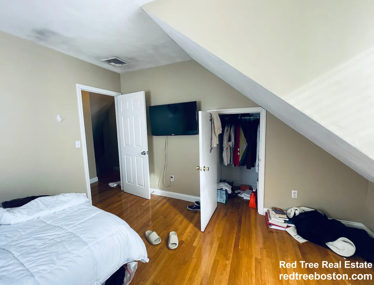 4 bed, 1.5 bath apartment for rent at 19 Highgate St Unit 19, Allston — photo 10 of 14