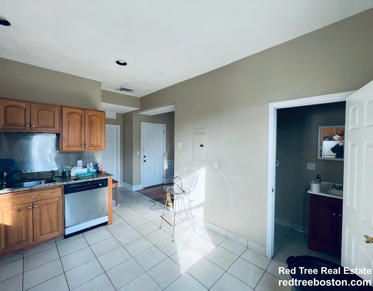 4 bed, 1.5 bath apartment for rent at 19 Highgate St Unit 19, Allston — photo 4 of 14