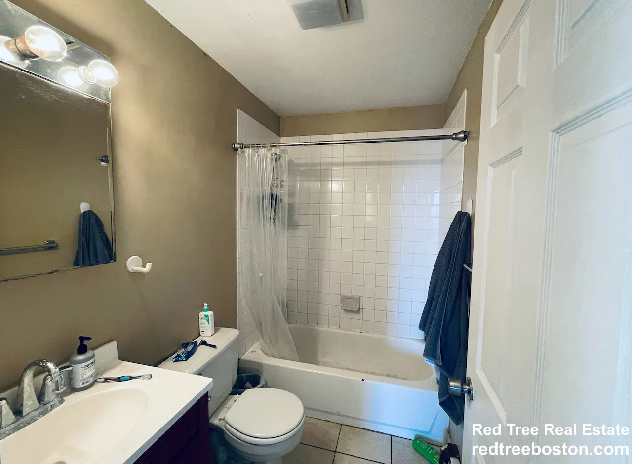 4 bed, 1.5 bath apartment for rent at 19 Highgate St Unit 19, Allston — photo 11 of 14