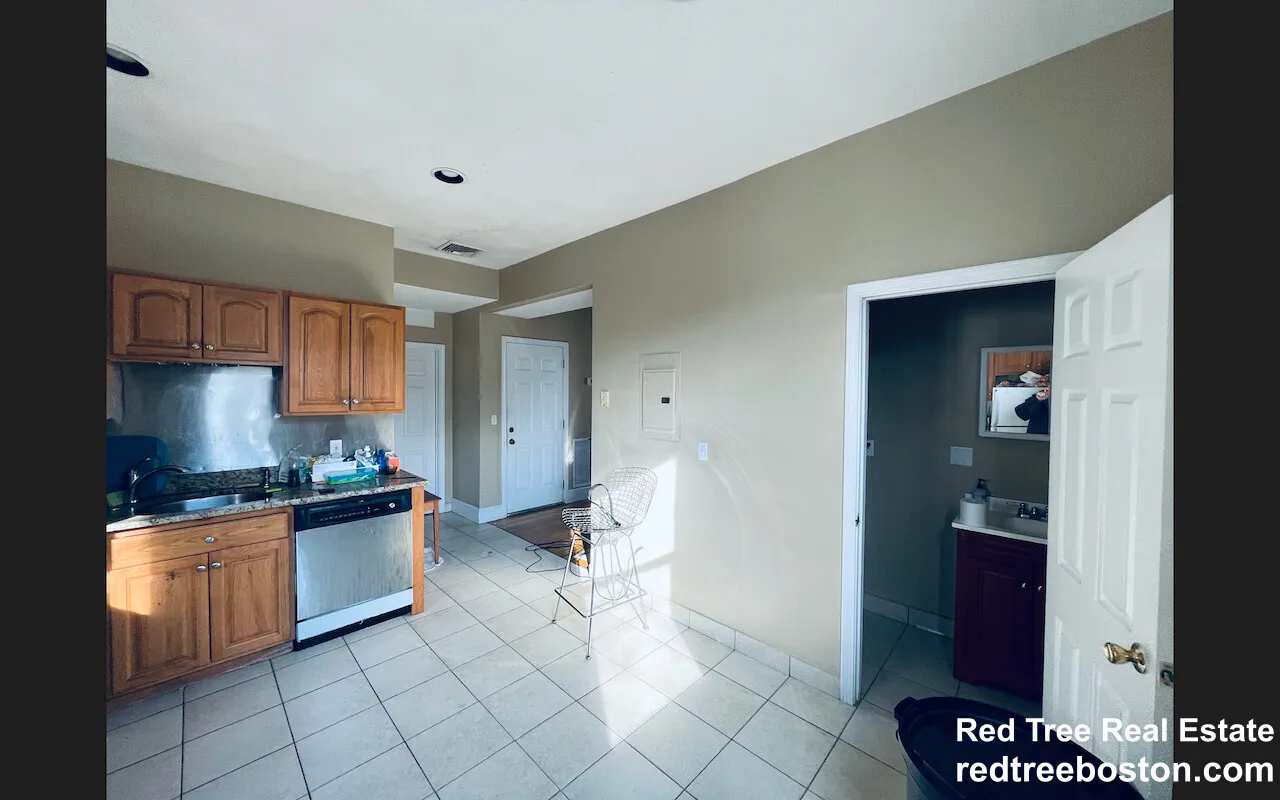 4 bed, 1.5 bath apartment for rent at 19 Highgate St Unit 19, Allston — photo 3 of 14