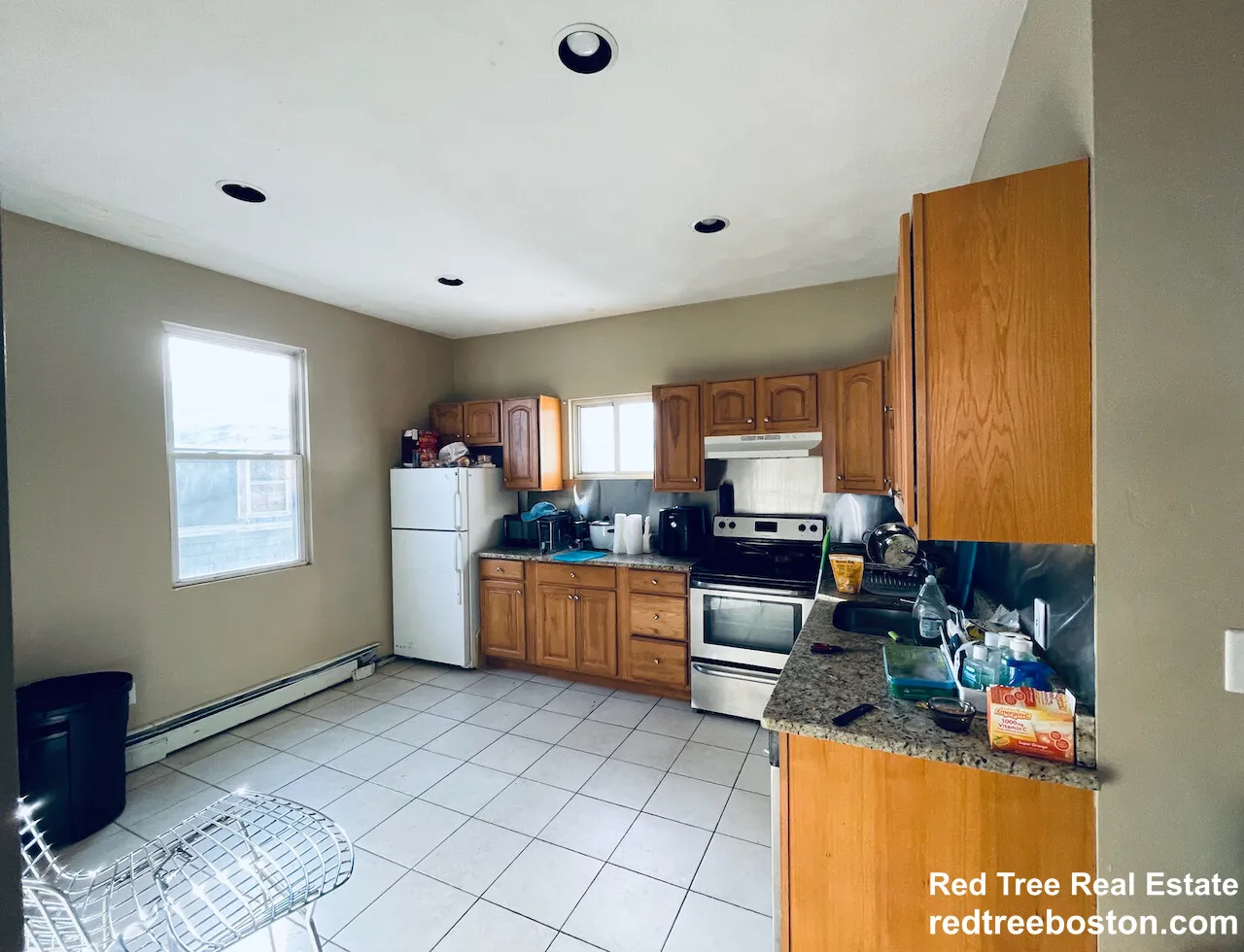 4 bed, 1.5 bath apartment for rent at 19 Highgate St Unit 19, Allston — photo 2 of 14