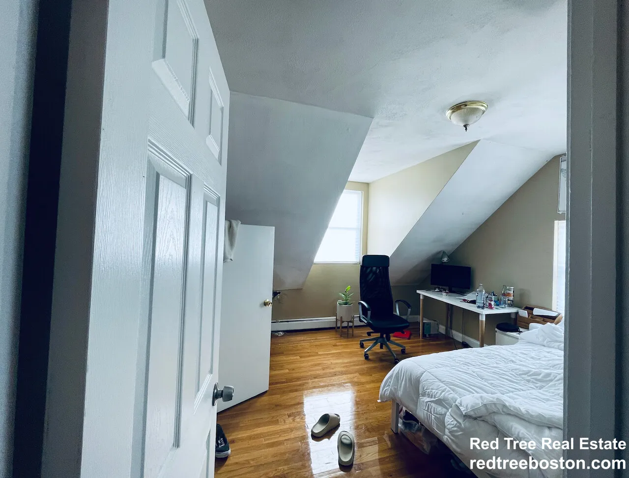 4 bed, 1.5 bath apartment for rent at 19 Highgate St Unit 19, Allston — photo 8 of 14