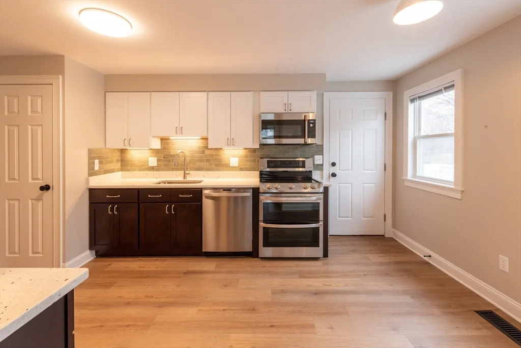 1 bed, 1 bath apartment for rent at 19 Hoyle Unit 1, Norwood — photo 3 of 12