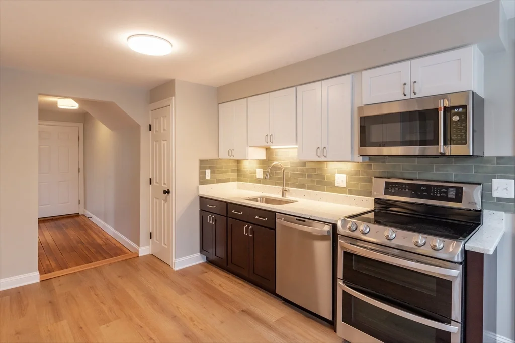 1 bed, 1 bath apartment for rent at 19 Hoyle Unit 1, Norwood