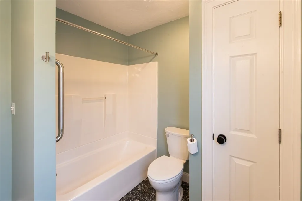 1 bed, 1 bath apartment for rent at 19 Hoyle Unit 2, Norwood — photo 5 of 11