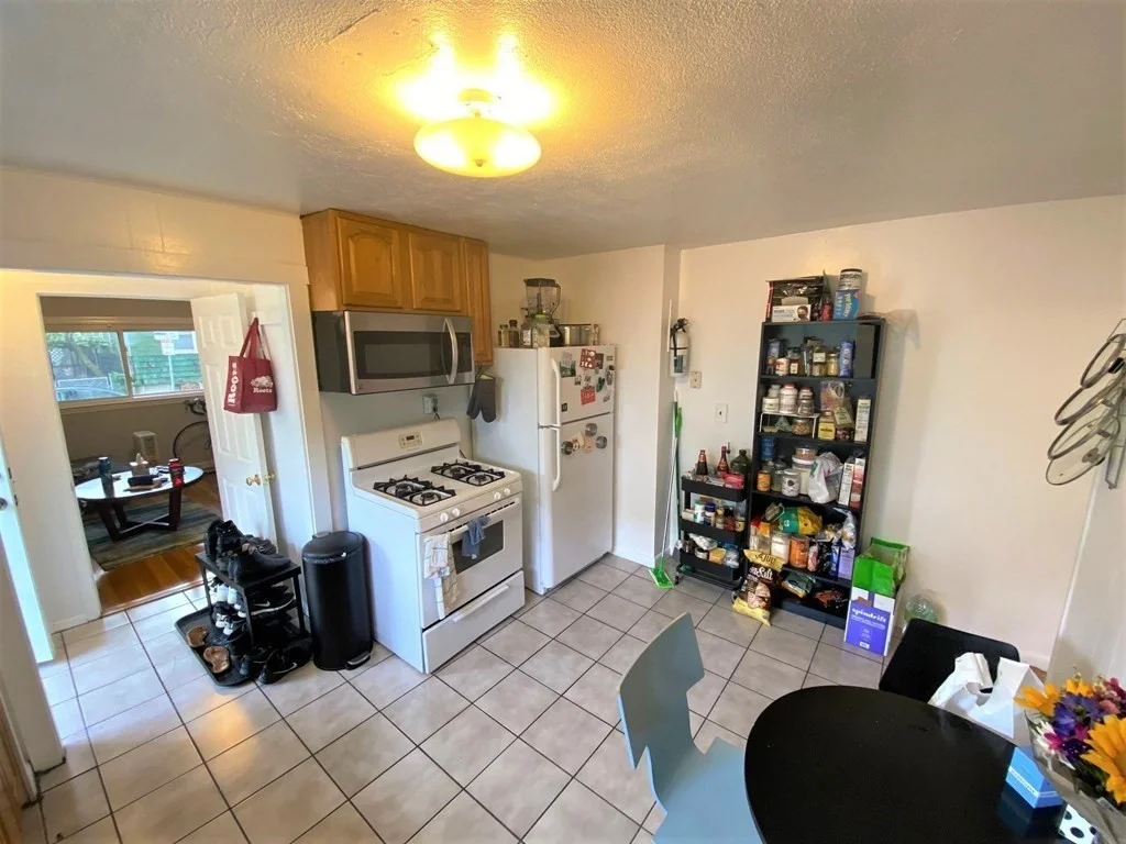 3 bed, 1 bath apartment for rent at 19 Hunting St Unit 1, East Cambridge — photo 2 of 10