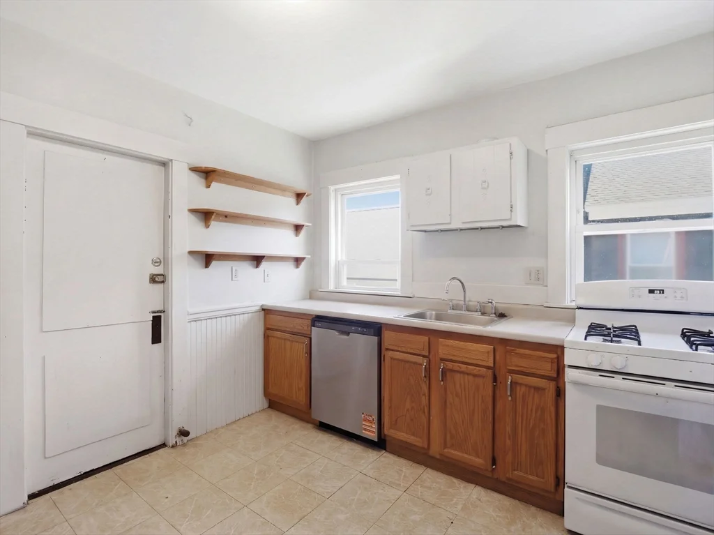 3 bed, 1 bath apartment for rent at 19 Irma Unit 3, Watertown — photo 7 of 21