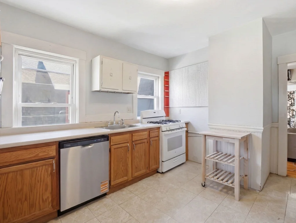 3 bed, 1 bath apartment for rent at 19 Irma Unit 3, Watertown — photo 6 of 21
