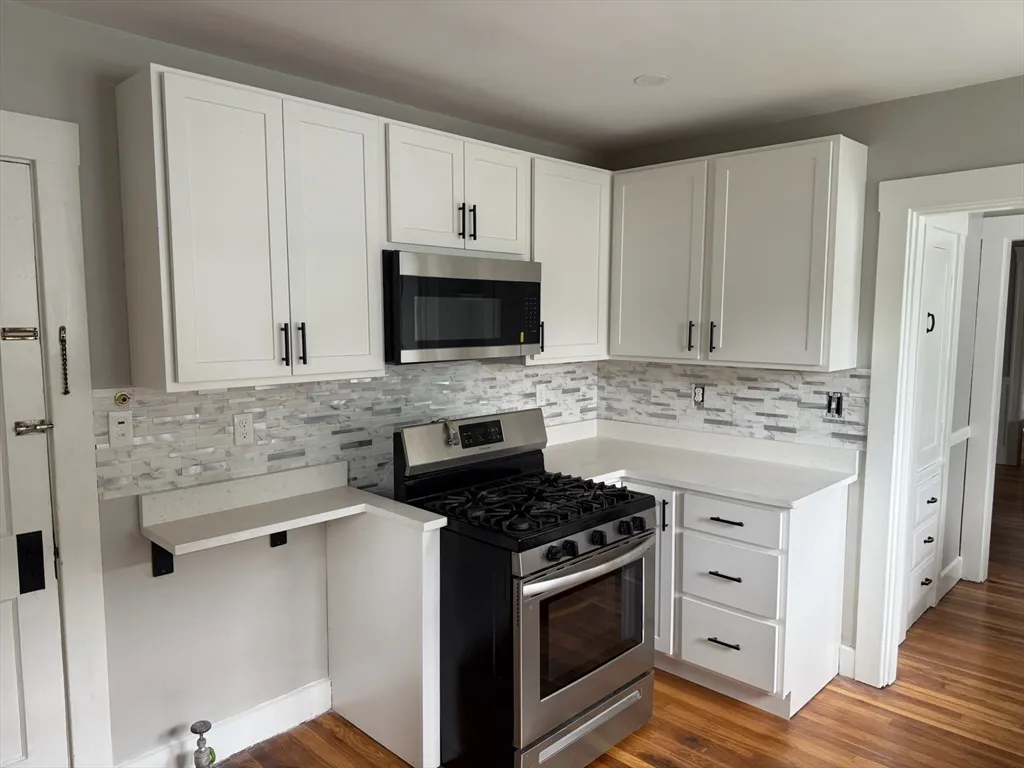 3 bed, 1 bath apartment for rent at 19 Jonathan St Unit 2, Belmont — photo 1 of 13