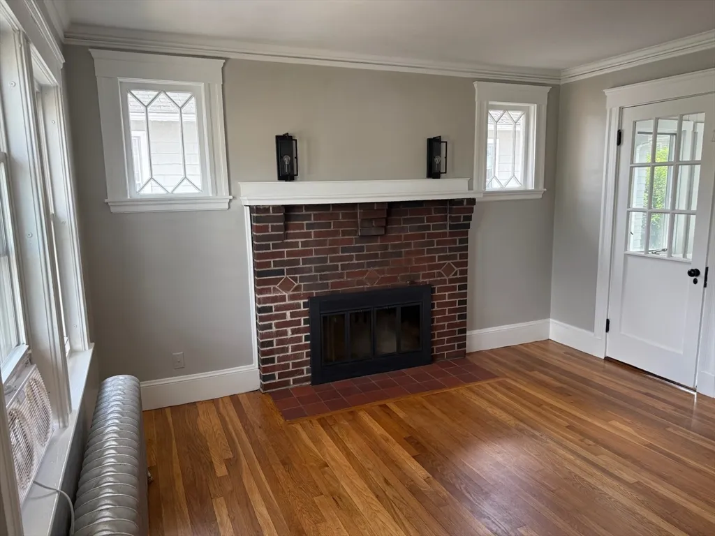 3 bed, 1 bath apartment for rent at 19 Jonathan St Unit 2, Belmont — photo 5 of 13
