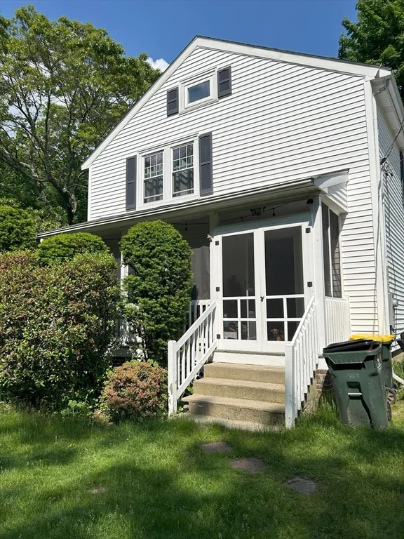 2 bed, 1 bath apartment for rent at 19 Julia Ave, Franklin — photo 2 of 12