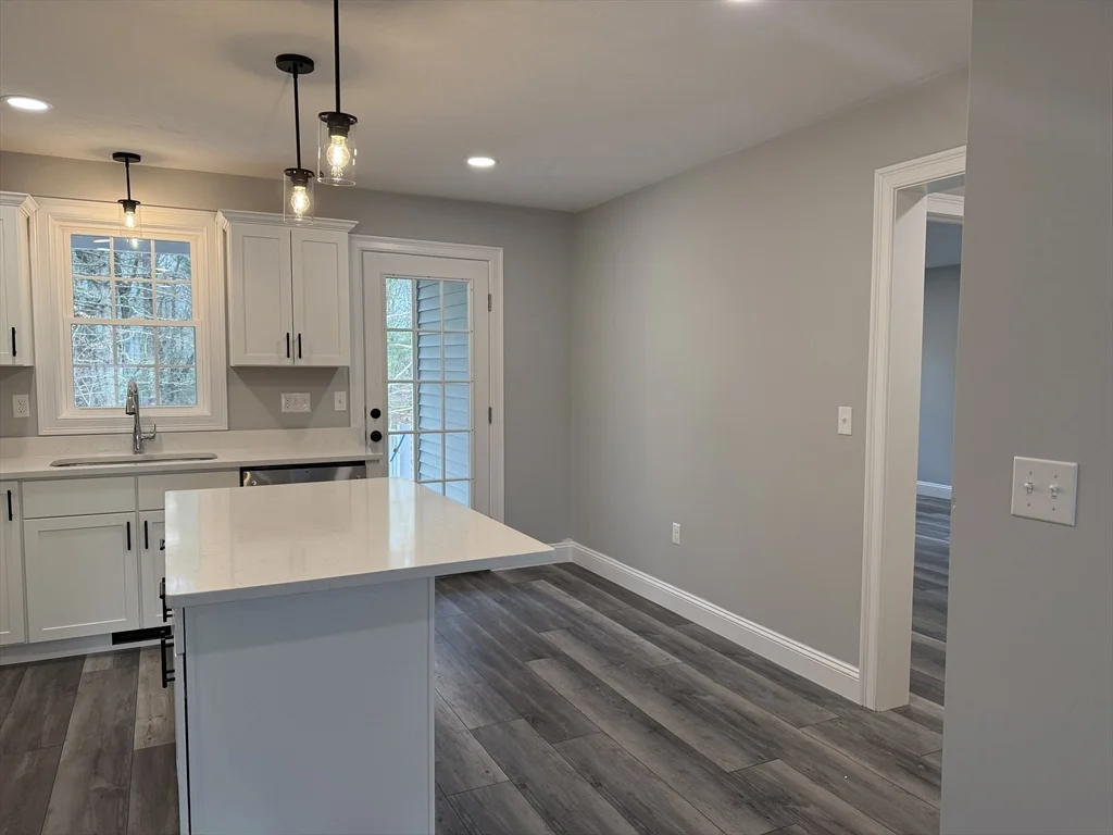 4 bed, 2 bath apartment for rent at 19 Kashmirs Way Unit 19, Middleboro — photo 8 of 34
