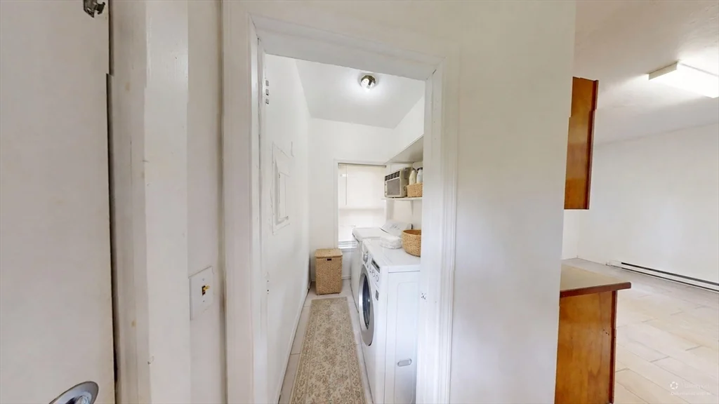 3 bed, 1 bath apartment for rent at 19 Kelley Sq Unit 2, Worcester — photo 3 of 10