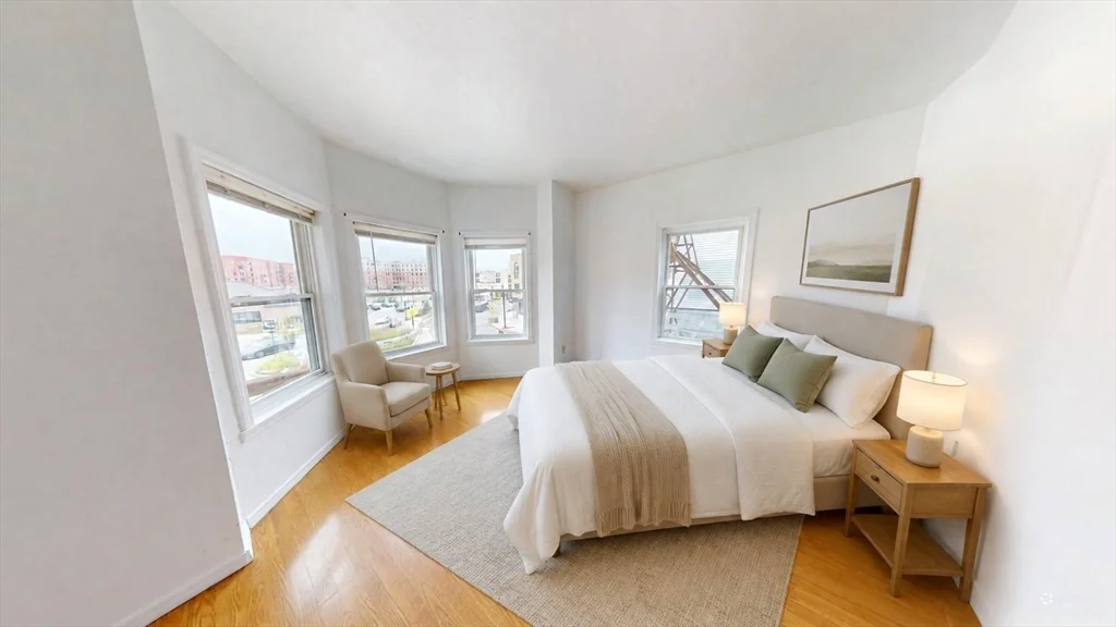3 bed, 1 bath apartment for rent at 19 Kelley Sq Unit 2, Worcester — photo 4 of 10