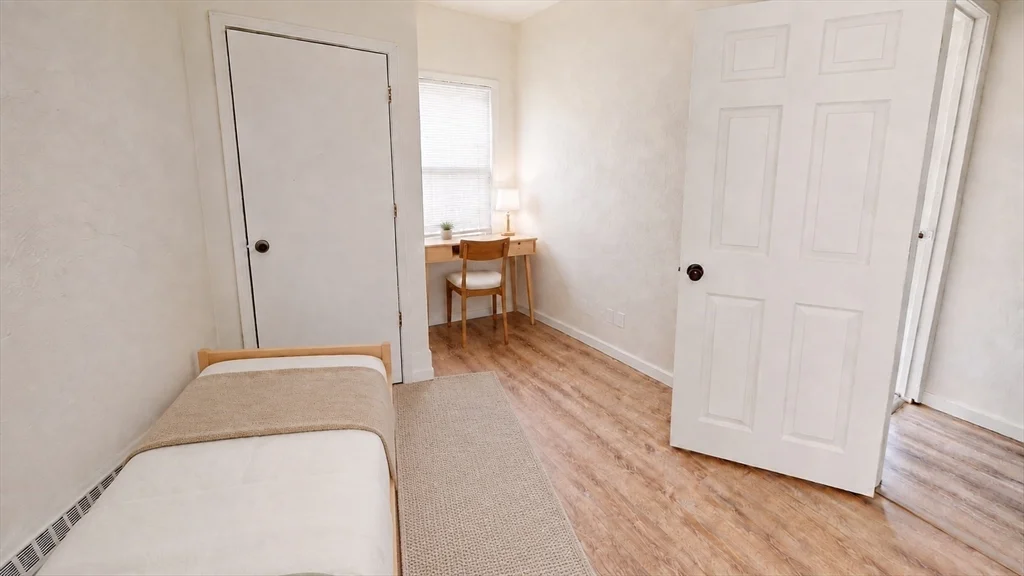 3 bed, 1 bath apartment for rent at 19 Kelley Sq Unit 3, Worcester — photo 5 of 10