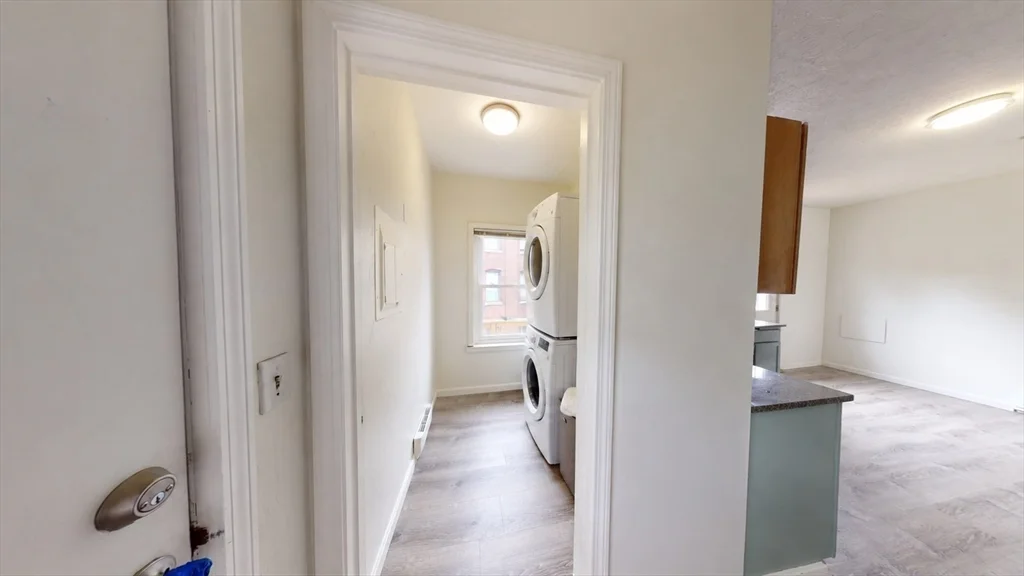 3 bed, 1 bath apartment for rent at 19 Kelley Sq Unit 3, Worcester — photo 7 of 10