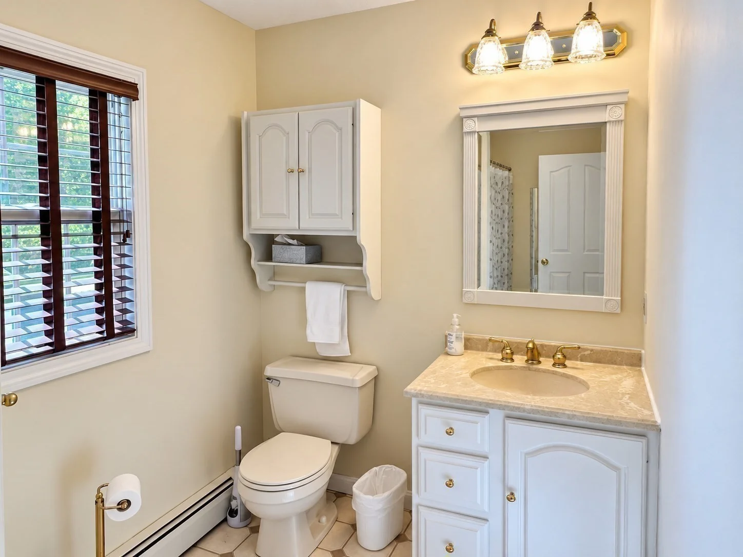 2 bed, 1 bath apartment for rent at 19 Kennebec Unit A, Burncoat — photo 11 of 15