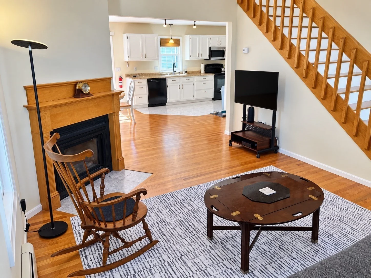2 bed, 1 bath apartment for rent at 19 Kennebec Unit A, Burncoat — photo 3 of 15