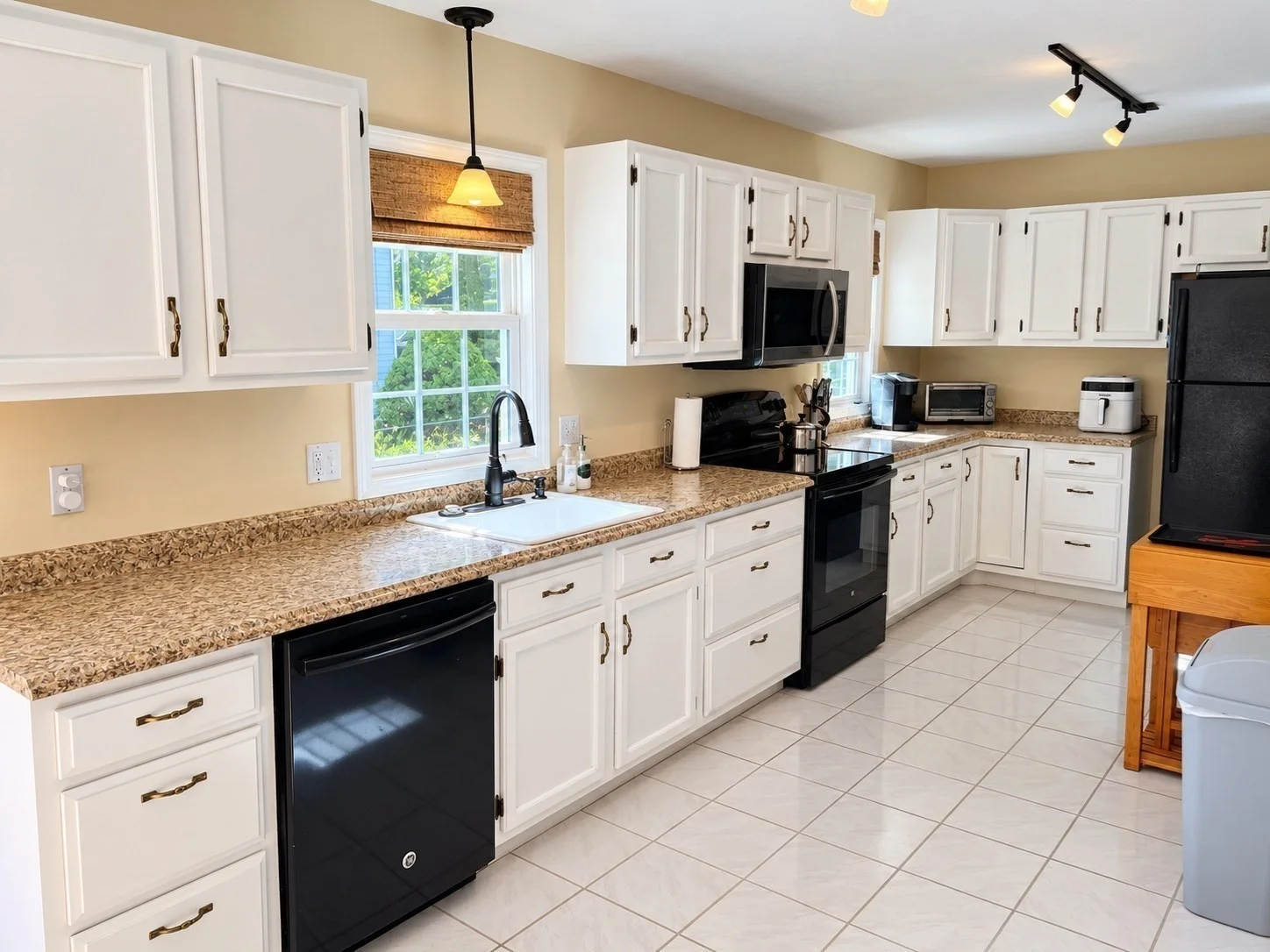 2 bed, 1 bath apartment for rent at 19 Kennebec Unit A, Burncoat — photo 7 of 15