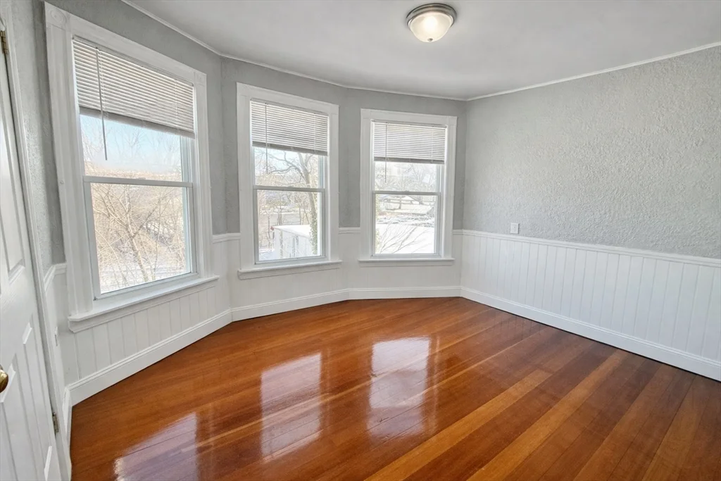 3 bed, 1 bath apartment for rent at 19 Kunkel Pl Unit 2, Dedham — photo 5 of 9
