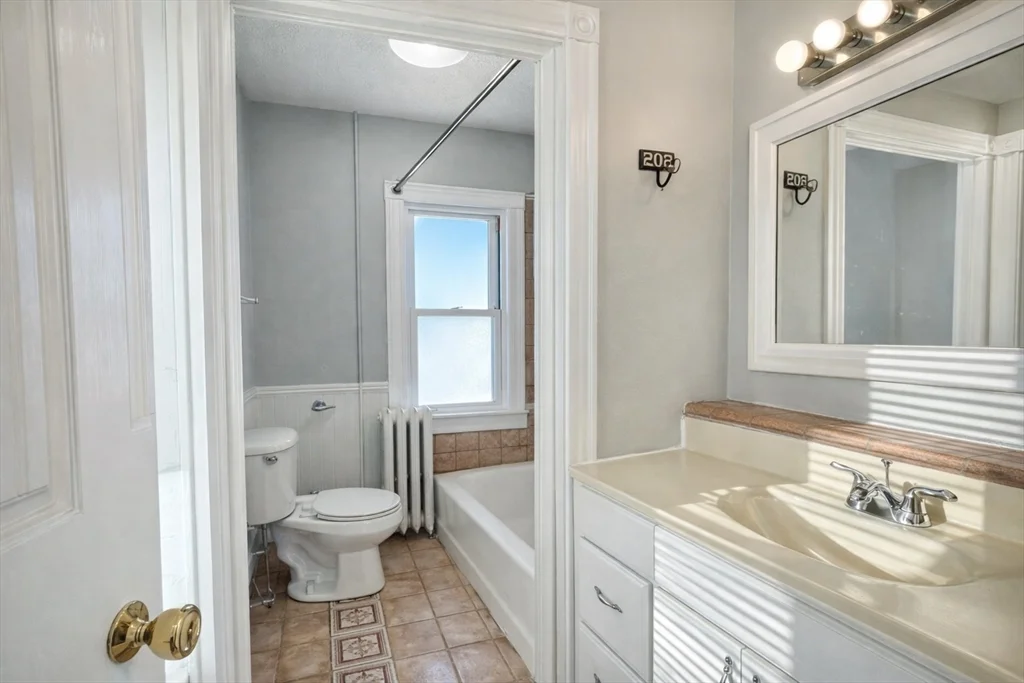 3 bed, 1 bath apartment for rent at 19 Kunkel Pl Unit 2, Dedham — photo 7 of 9