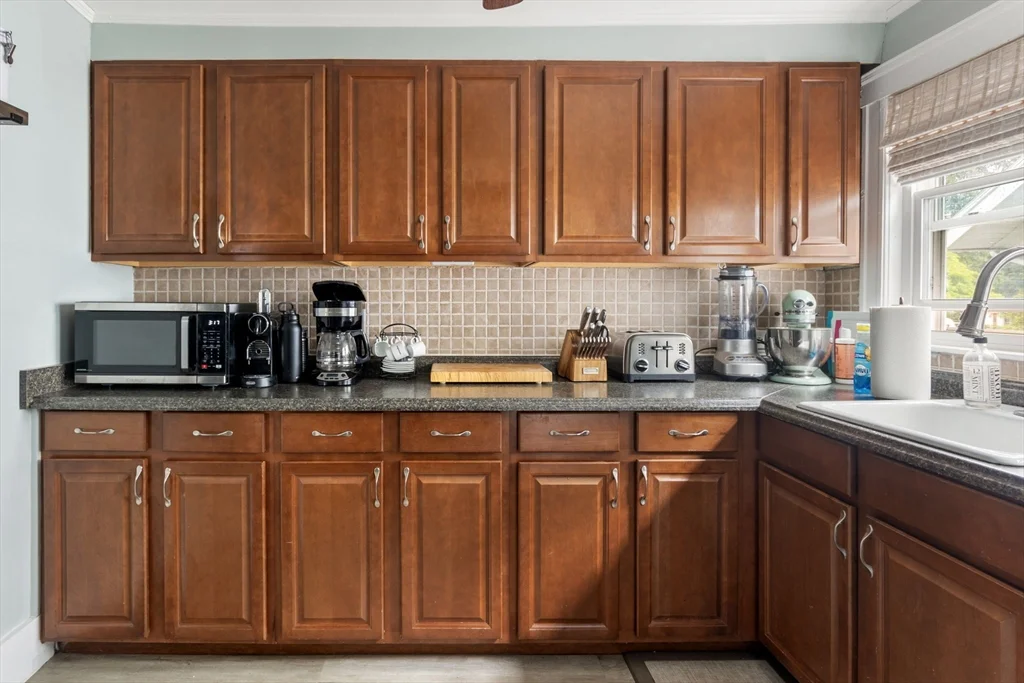 3 bed, 2 bath apartment for rent at 19 Lake Shore Dr, Weymouth — photo 11 of 30