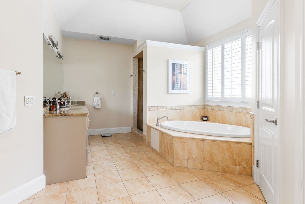 6 bed, 4+ bath apartment for rent at 19 Langdon St, Norwood — photo 27 of 42