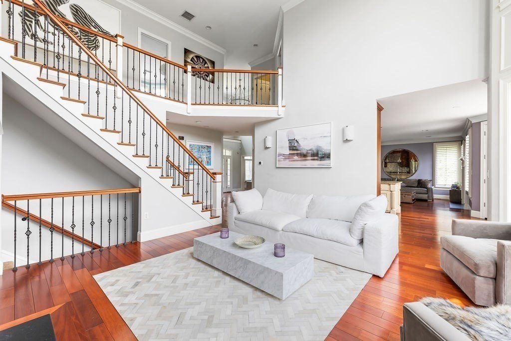 6 bed, 4+ bath apartment for rent at 19 Langdon St, Norwood — photo 4 of 42