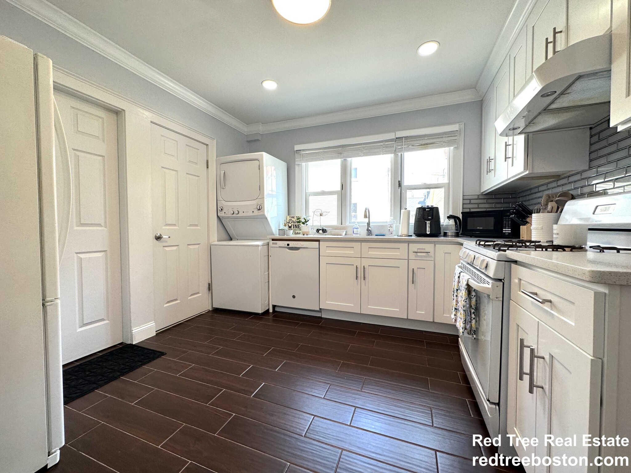 2 bed, 2 bath apartment for rent at 19 Larose Pl Unit 1, Brighton — photo 25 of 36
