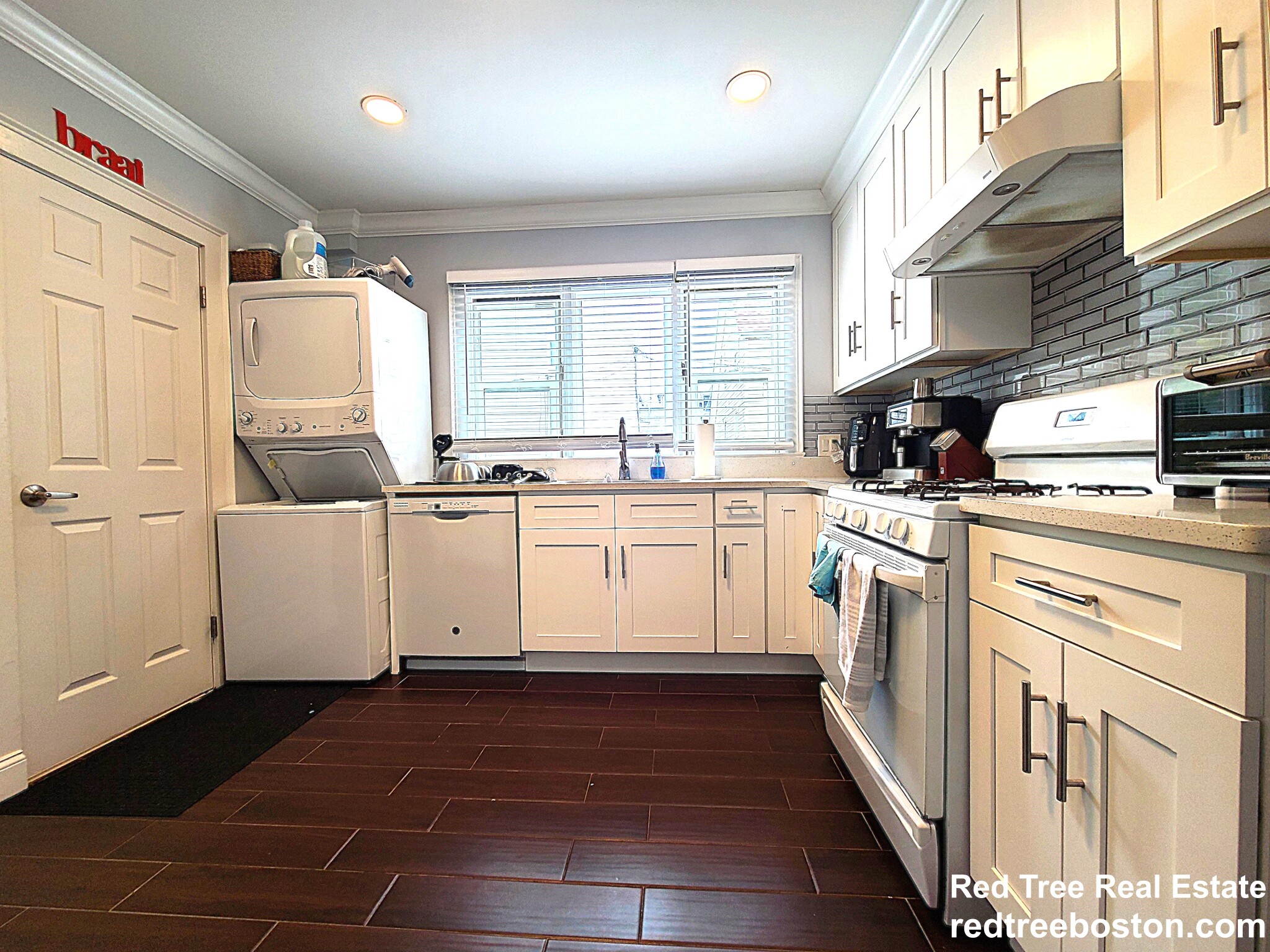 2 bed, 2 bath apartment for rent at 19 Larose Pl Unit 1, Brighton — photo 2 of 36