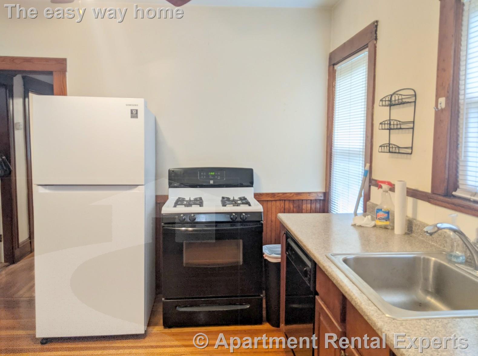 2 bed, 1 bath apartment for rent at 19 Leonard St Unit 1, Davis Square — photo 9 of 23