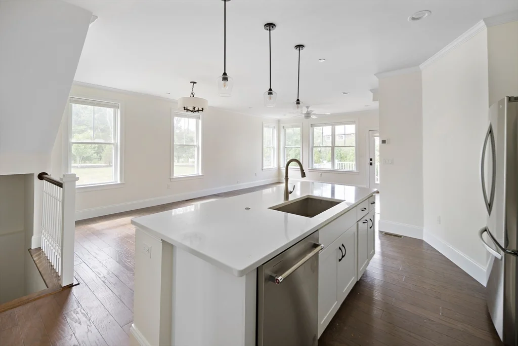 2 bed, 2 bath apartment for rent at 19 Lily Pond Ln Unit 19, Lexington — photo 9 of 38