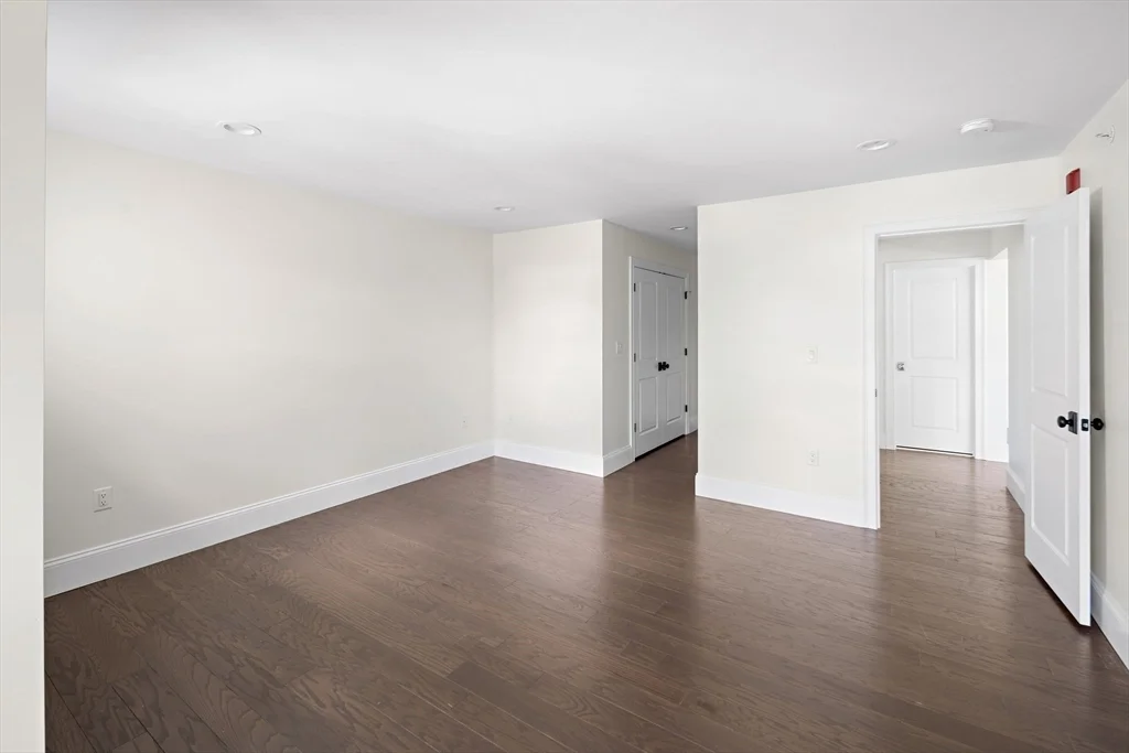 2 bed, 2 bath apartment for rent at 19 Lily Pond Ln Unit 19, Lexington — photo 25 of 38