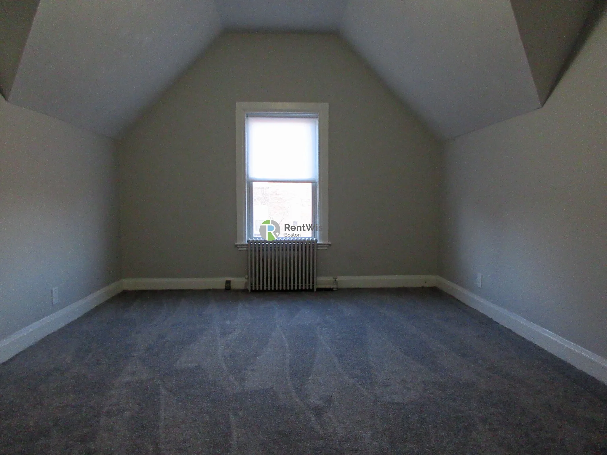 6 bed, 2.5 bath apartment for rent at 19 Linden St Unit 1, Allston — photo 10 of 23