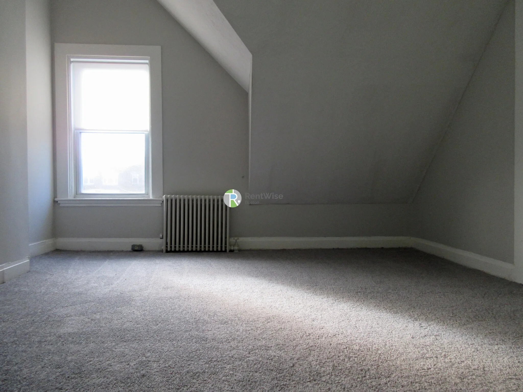 6 bed, 2.5 bath apartment for rent at 19 Linden St Unit 1, Allston — photo 17 of 23