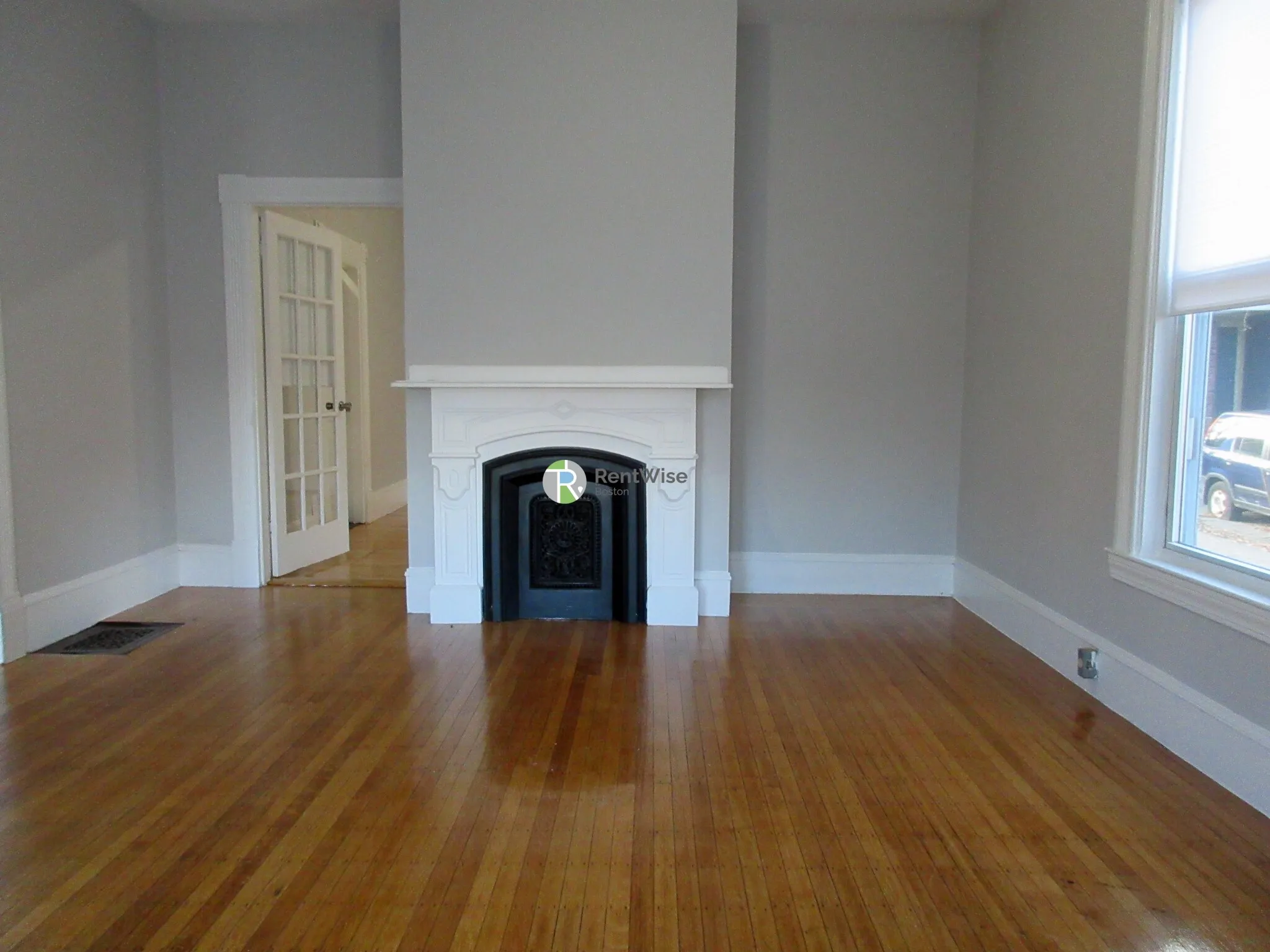 6 bed, 2.5 bath apartment for rent at 19 Linden St Unit 1, Allston — photo 2 of 23