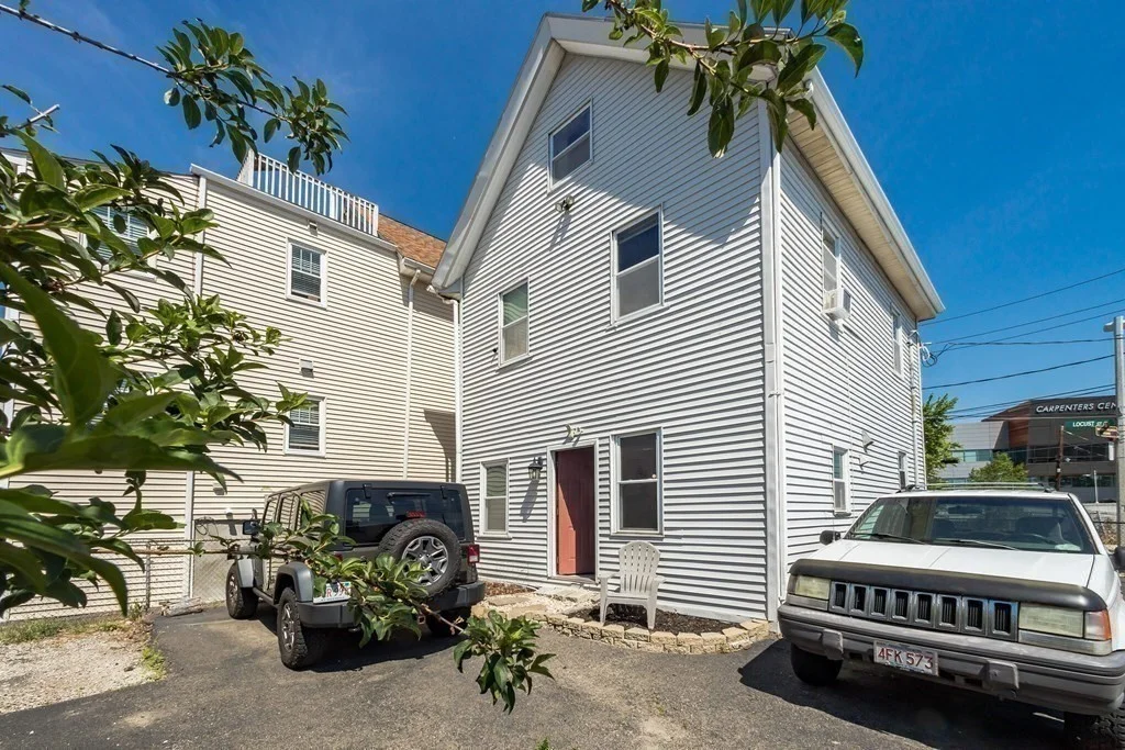 5 bed, 2 bath apartment for rent at 19 Locust Unit Street, Dorchester — photo 14 of 15