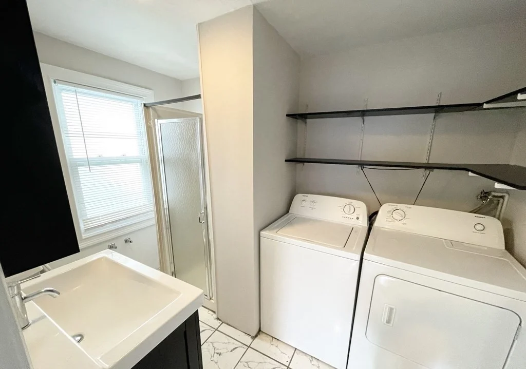 5 bed, 2 bath apartment for rent at 19 Locust Unit Street, Dorchester — photo 13 of 15