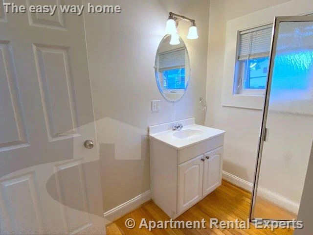 4 bed, 2 bath apartment for rent at 19 Loring St Unit 2, Spring Hill — photo 16 of 28