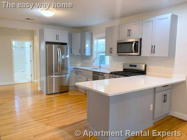 4 bed, 2 bath apartment for rent at 19 Loring St Unit 2, Spring Hill — photo 3 of 28
