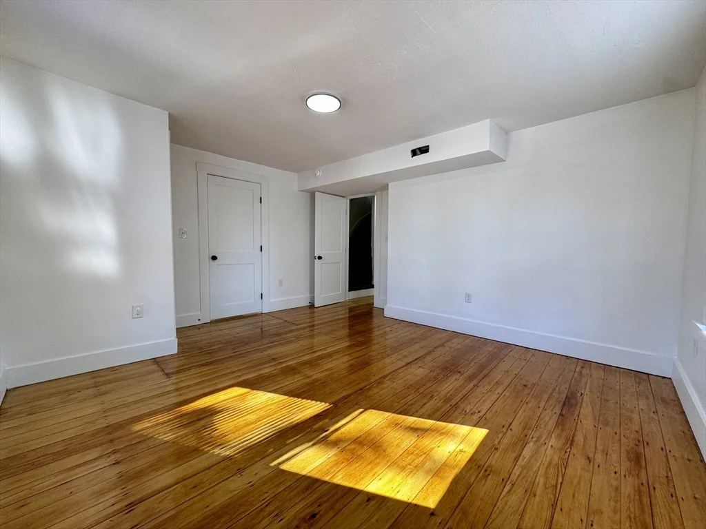 3 bed, 1 bath apartment for rent at 19 Main St Unit B, Foxboro — photo 2 of 26